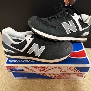 New Balance Black & Gray Suede Mesh Casual Sneakers